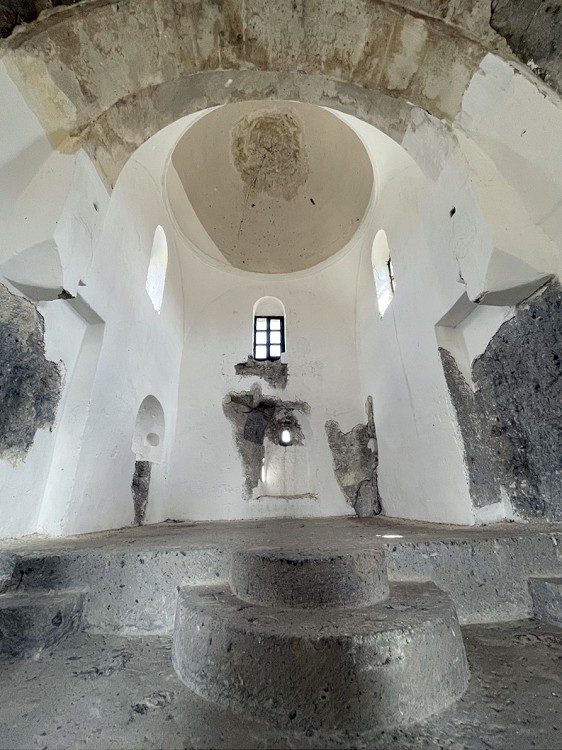 Hıristiyanların kutsal hac yolu üzerindeki Kızlar Manastırı büyülüyor