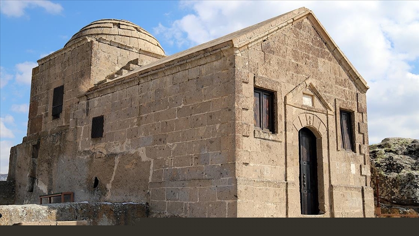 Hıristiyanların kutsal hac yolu üzerindeki Kızlar Manastırı büyülüyor
