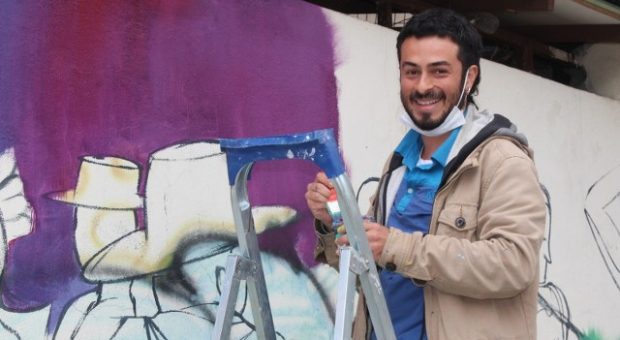Kolombiyalı ressamdan Fethiye'de duvar resmi