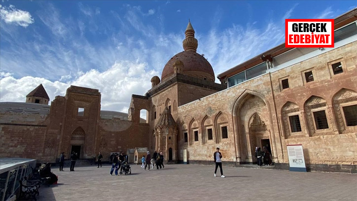İshak Paşa Sarayı'nı bayramda ziyaret edenlerin sayısı