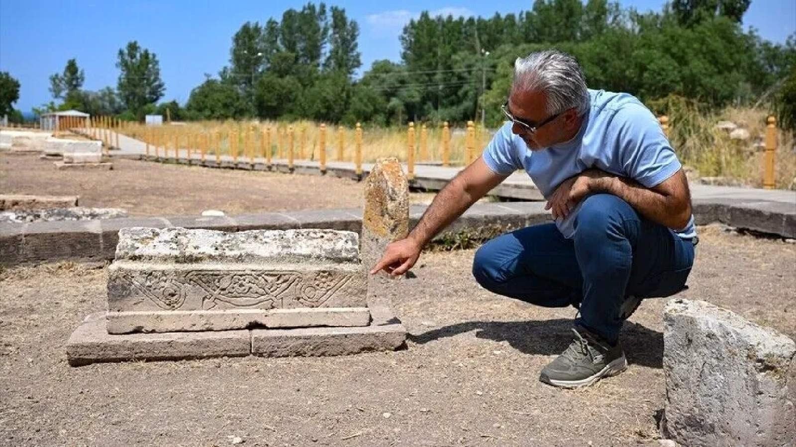 Gevaş'ta bulunan Selçuklu çocuk mezarının duygusal anlamı