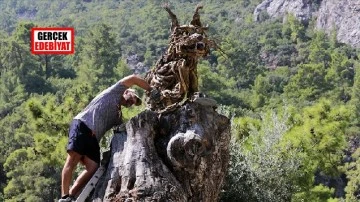 Rus heykeltıraş topladığı ağaç dallarını sanat eserine dönüştürüyor